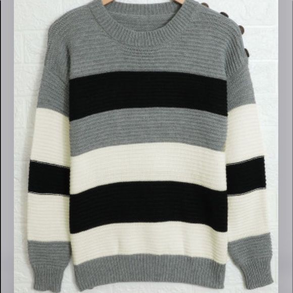 Button Detail Colorblock Sweater - Picture 3 of 9